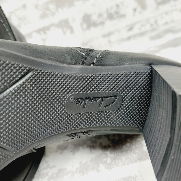 NEW Clarks Bayla Glow Black Leather Block Heel Ankle Boots K395 - Picture 9 of 12